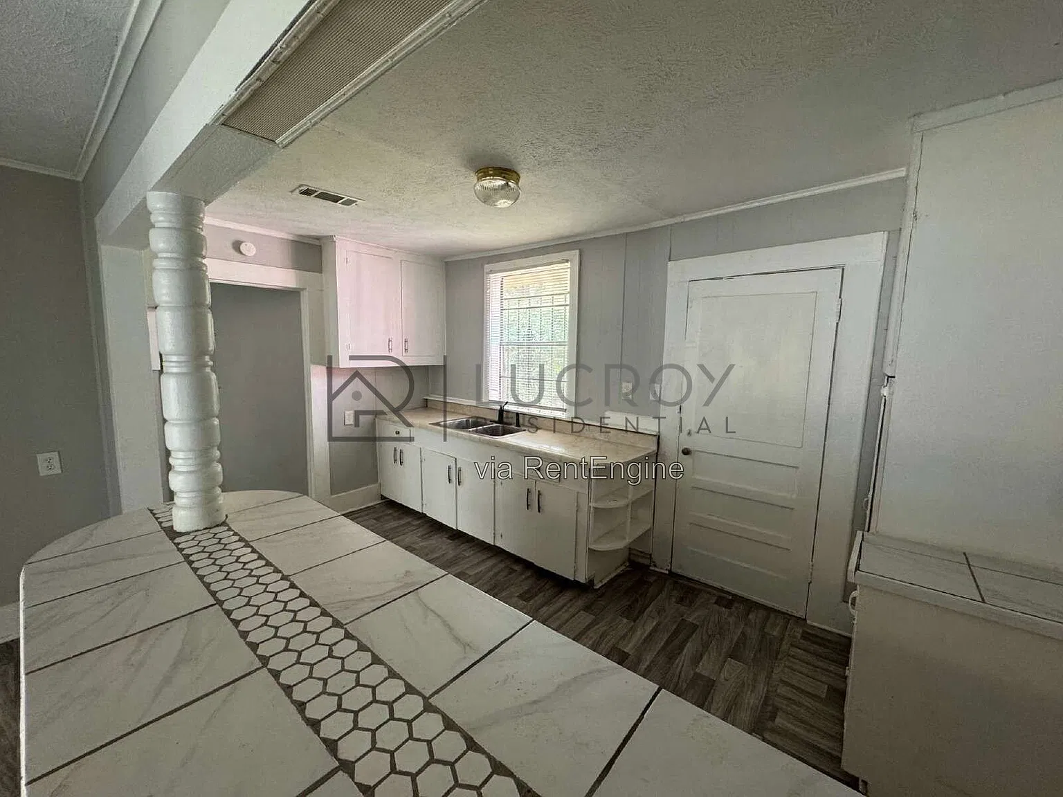 4 bed, 1.0 bath, 1241 sqft, $1,100 — Photo 4