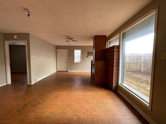 3rd image of 723 N Avenue M APT A