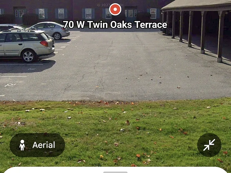 70 Twin Oaks Ter — Photo 9