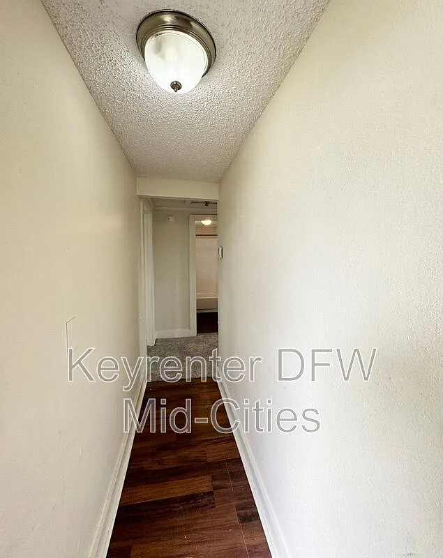 2 bed, 1.0 bath, 840 sqft, $1,395 — Photo 3