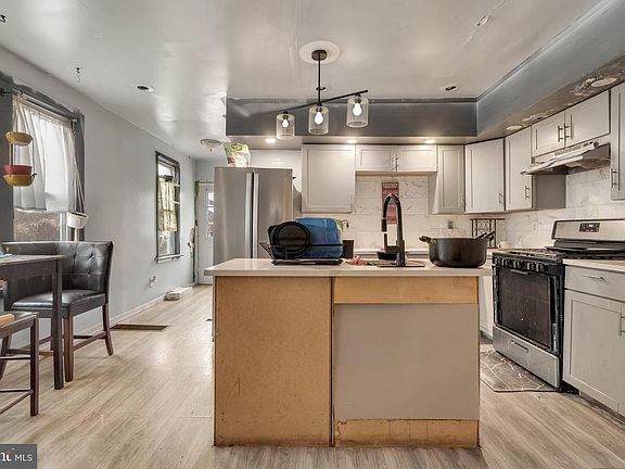 2nd image of 2282 Cove Rd