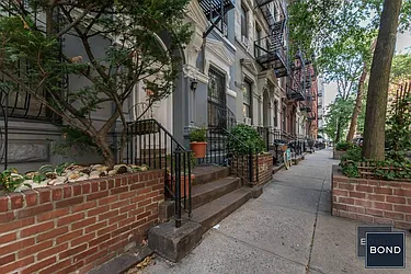 Rented by Bond New York