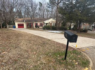 2102 Oakcrest Ct, Raleigh, NC 27612