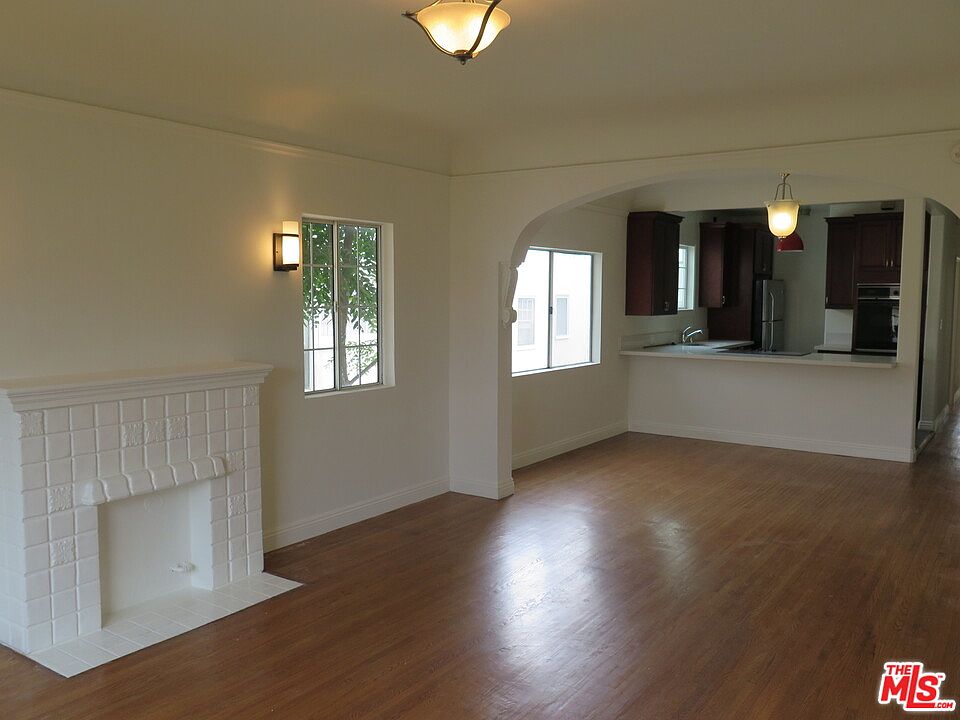 1st image of 1264 S Plymouth Blvd