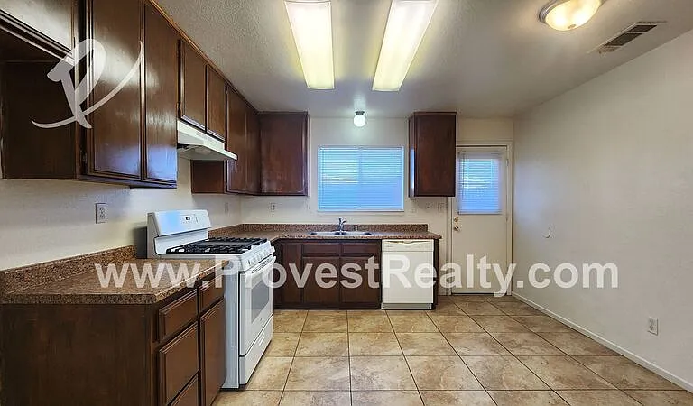 21777 Panoche Rd #5 — Photo 8