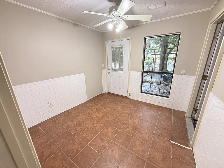 2612 Woodland Rd — Photo 9