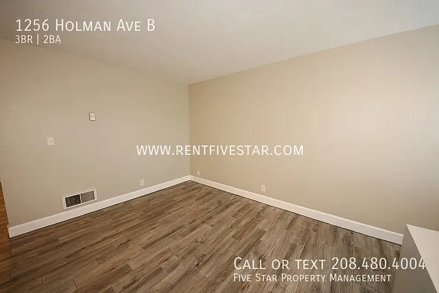 Spacious 3 Bedroom Duplex in North Pocatello! — Photo 3