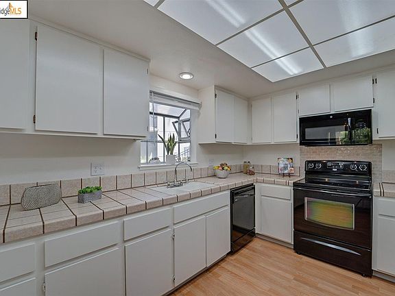 5th image of 7397 Tulare Hill Dr