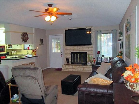 3rd image of 6421 Bramble Dr