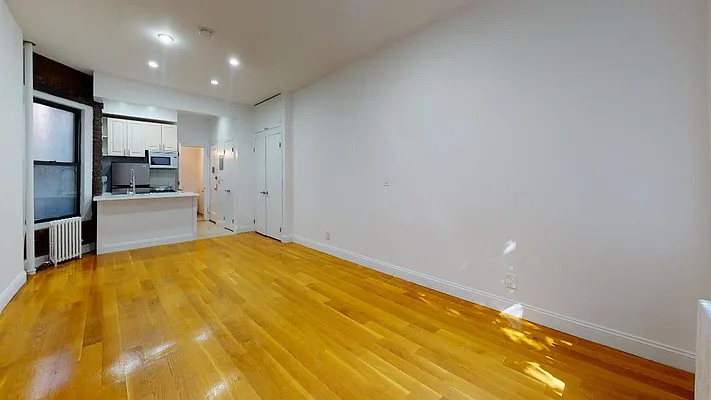 Rented by Bond New York | media 27