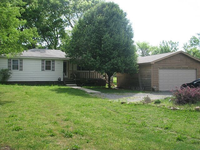 2nd image of 325 Couchwood Rd