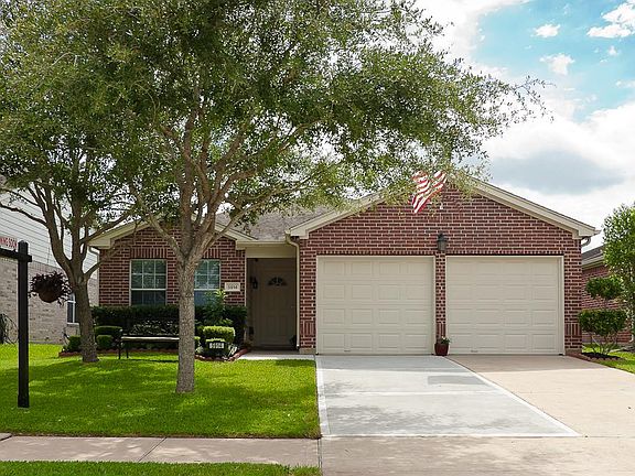 1-Year home warranty included for the new buyer!