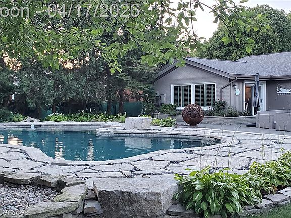 5th image of 47 Roslyn Rd