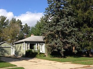 1922 Greenview Dr, Beloit, WI 53511