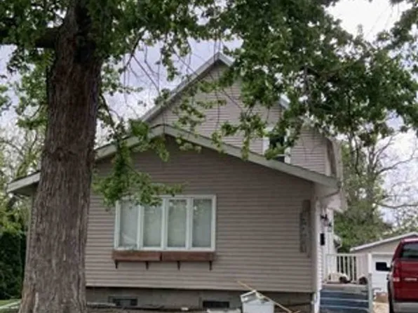 523 S 2nd St, Delavan, WI 53115