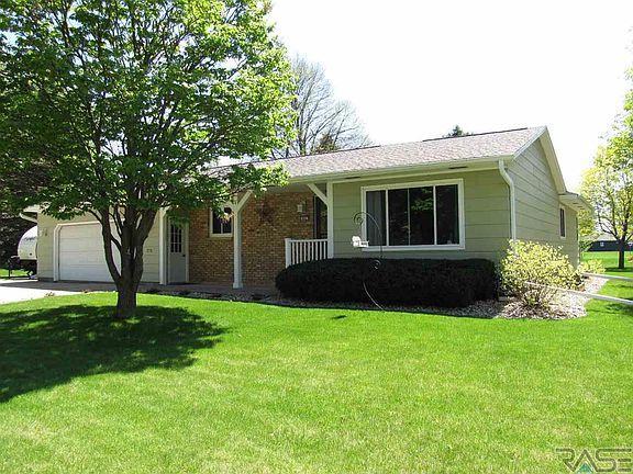 2nd image of 802 Blue Water Cir