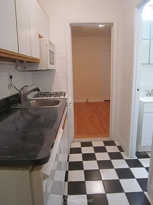 Rented by City Connections Realty | media 27