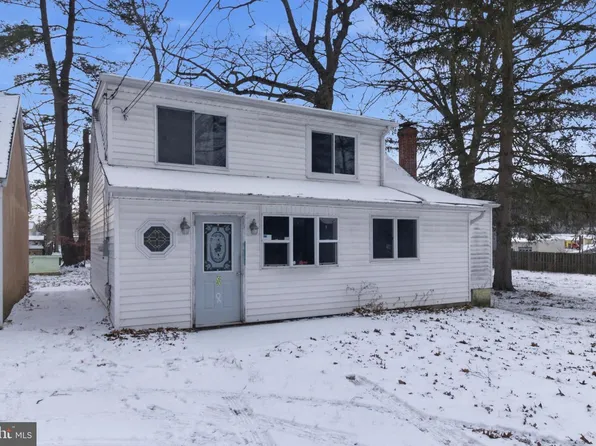 656 S Temple Ln, Altoona, PA 16602