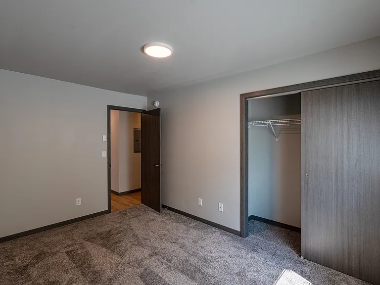 Fargo, ND Granger Court Apartments | Bedroom