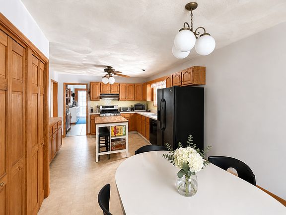 5th image of 5 Windsor Rd #2
