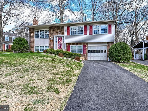 3rd image of 9712 Aspen Hollow Way