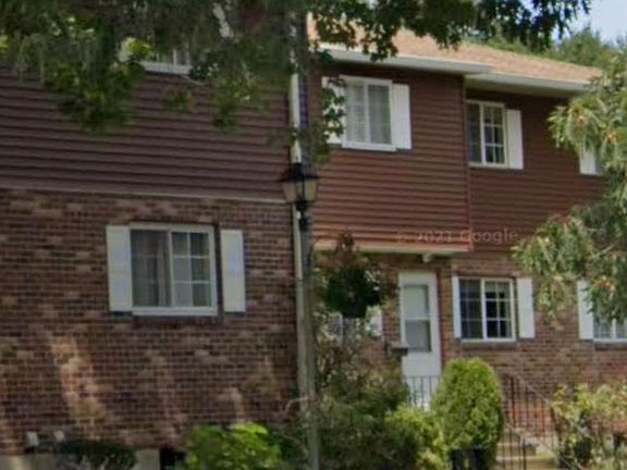 265 Edgemoor D Road Exterior Entry
