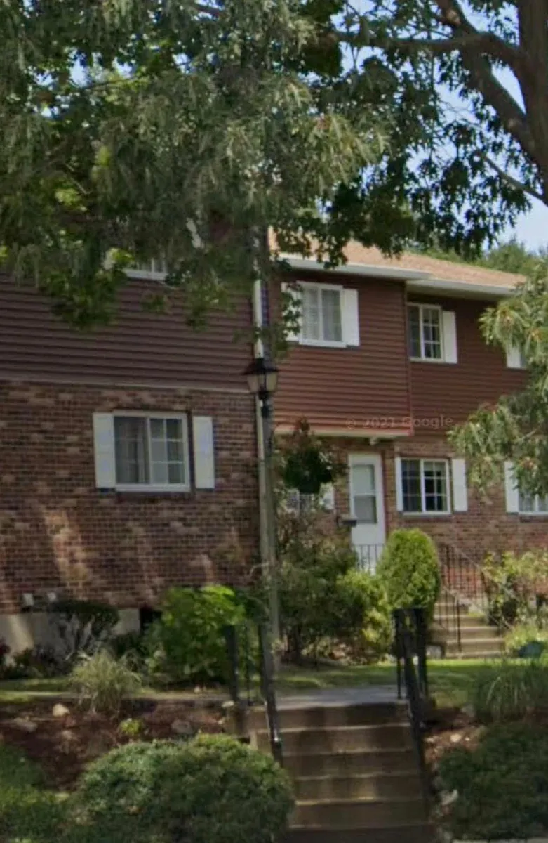 265 Edgemoor D Road Exterior Entry - 265 Edgemoor Rd #D
