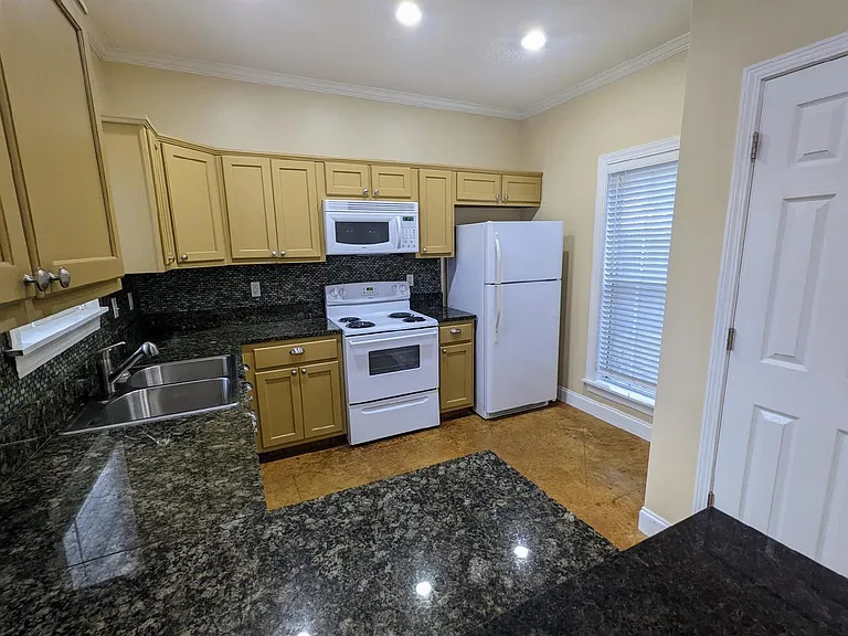 137 Greystone Blvd — Photo 16