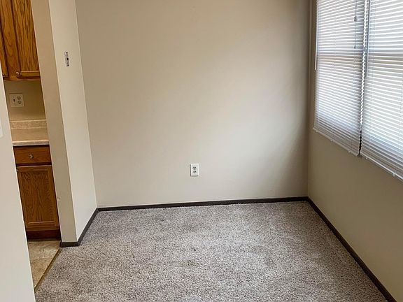 5th image of 5229 N Montclair Ave APT 5