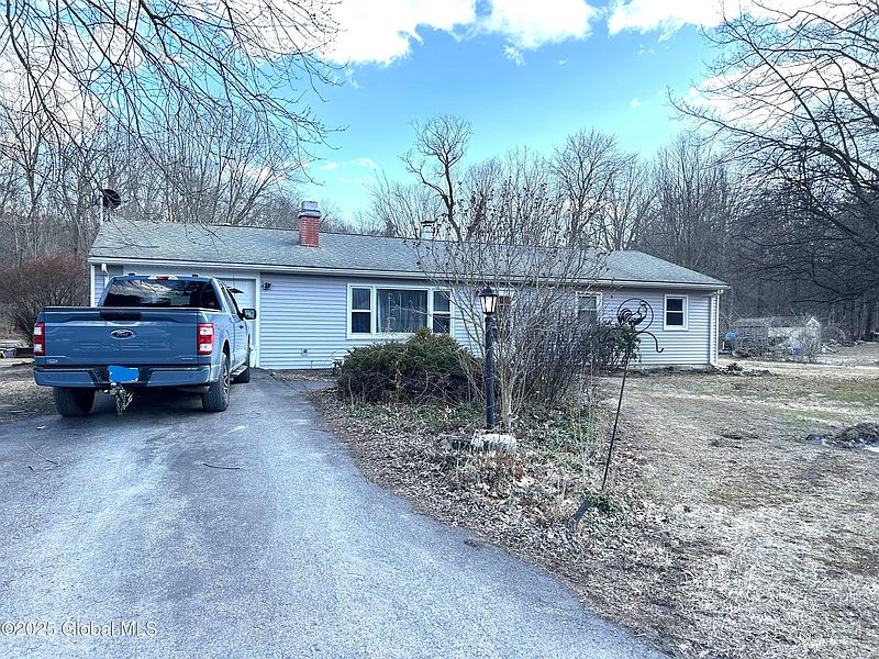 4th image of 32 Robin Road