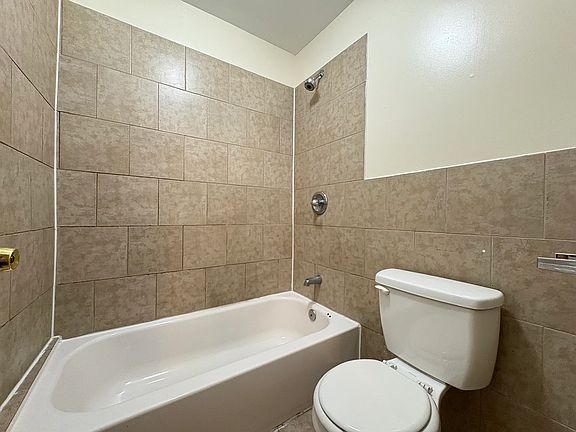 4th image of 393 13th Ave #6C