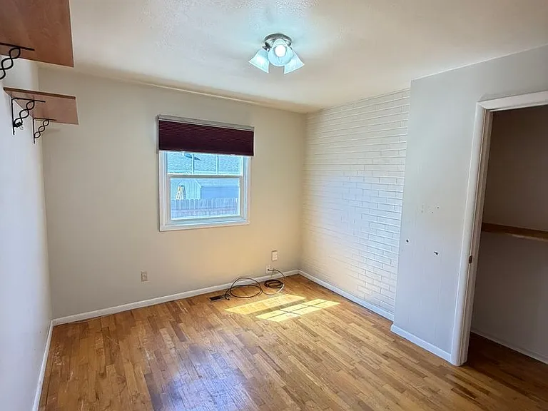 550 Carlson Dr — Photo 18