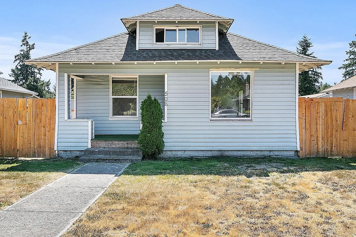 3 bed, 1385 sqft, $2,499 — Photo 2