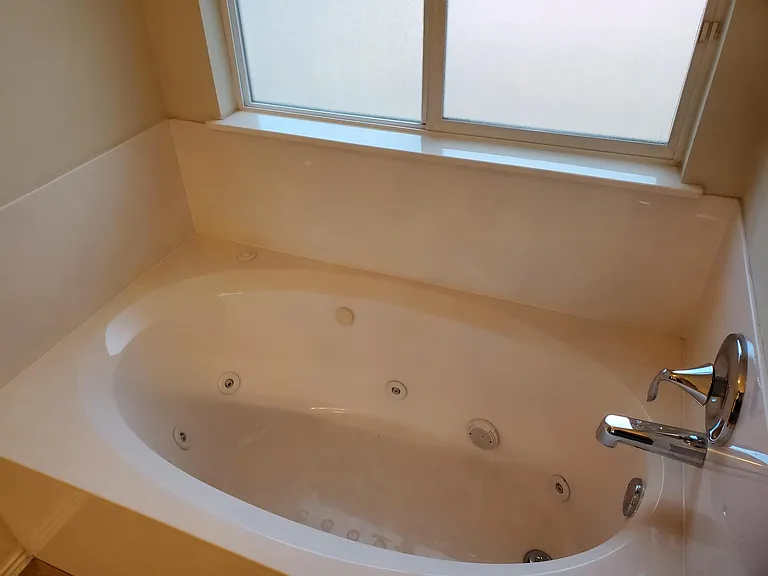 5008 Bridgewood Dr — Photo 11