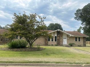 1701 W 3rd Ct, Russellville, AR 72801
