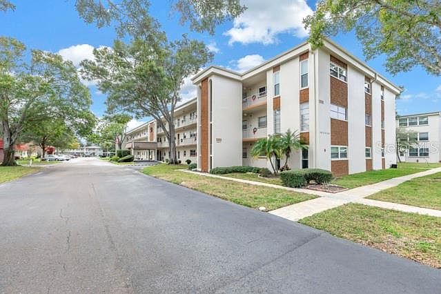 1st image of 5880 38TH AVENUE N #207
