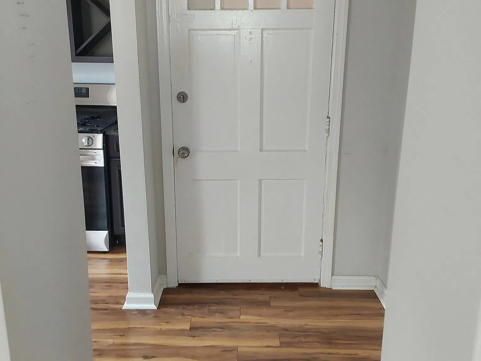 212 Delmore Ave — Photo 3