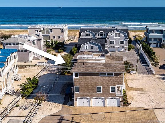 2nd image of 1095A Long Beach Blvd