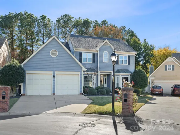 9114 Twilight Hill Ct, Charlotte, NC 28277