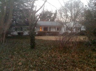 11 Oak Rd, Setauket, NY 11733