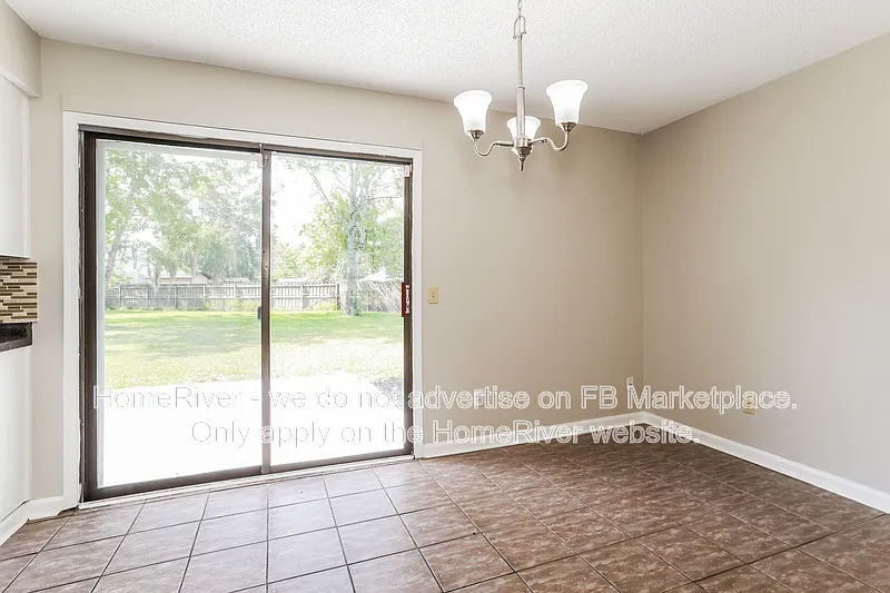 3 bed, 2.0 bath, 1392 sqft, $1,855 — Photo 4