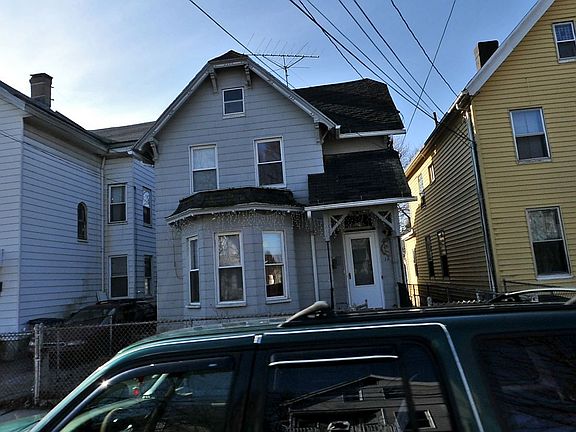 3rd image of 16 Woolsey St