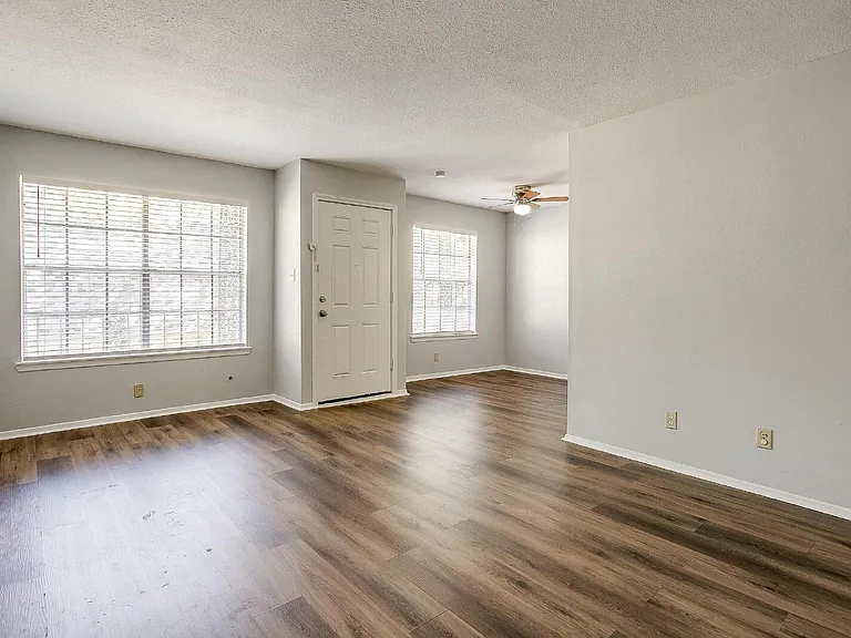 5201 Curzon Ave #5 — Photo 7
