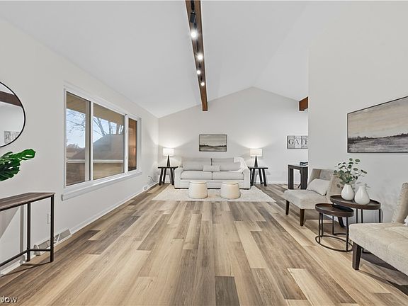 3rd image of 4633 Hickory Ridge Ave