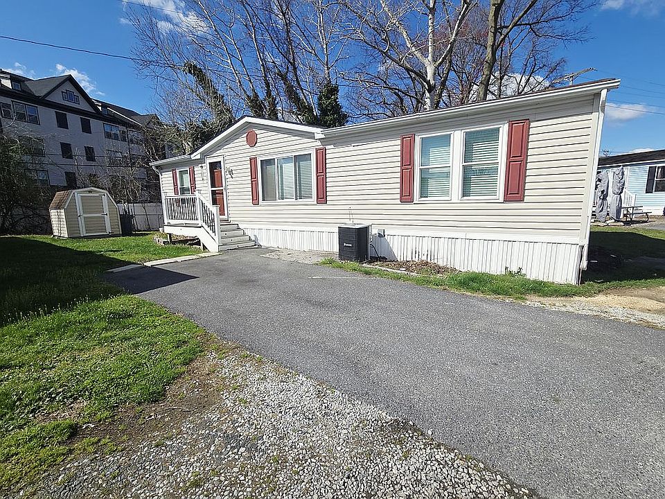 1st image of 14 Midway Ave