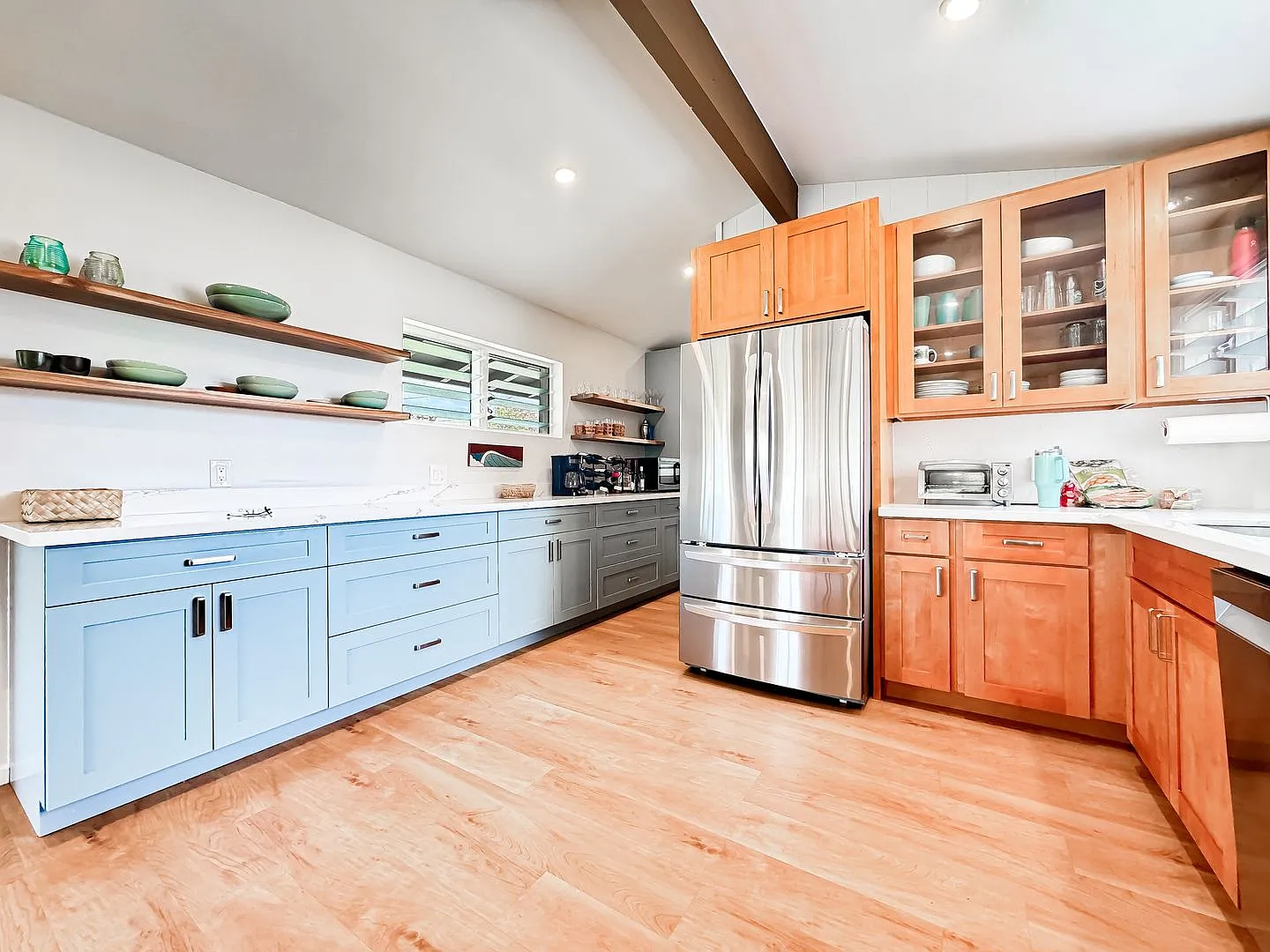 Furnished, Pet Friendly, Kailua House Fronting Canal — Photo 4