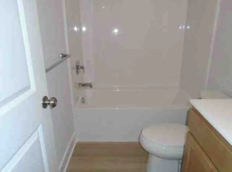 1123 James St — Photo 11