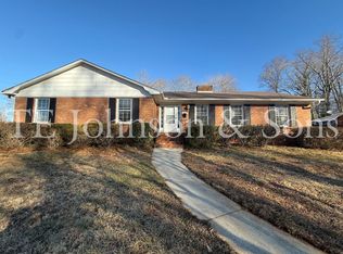 3840 Tangle Ln, Winston Salem, NC 27106