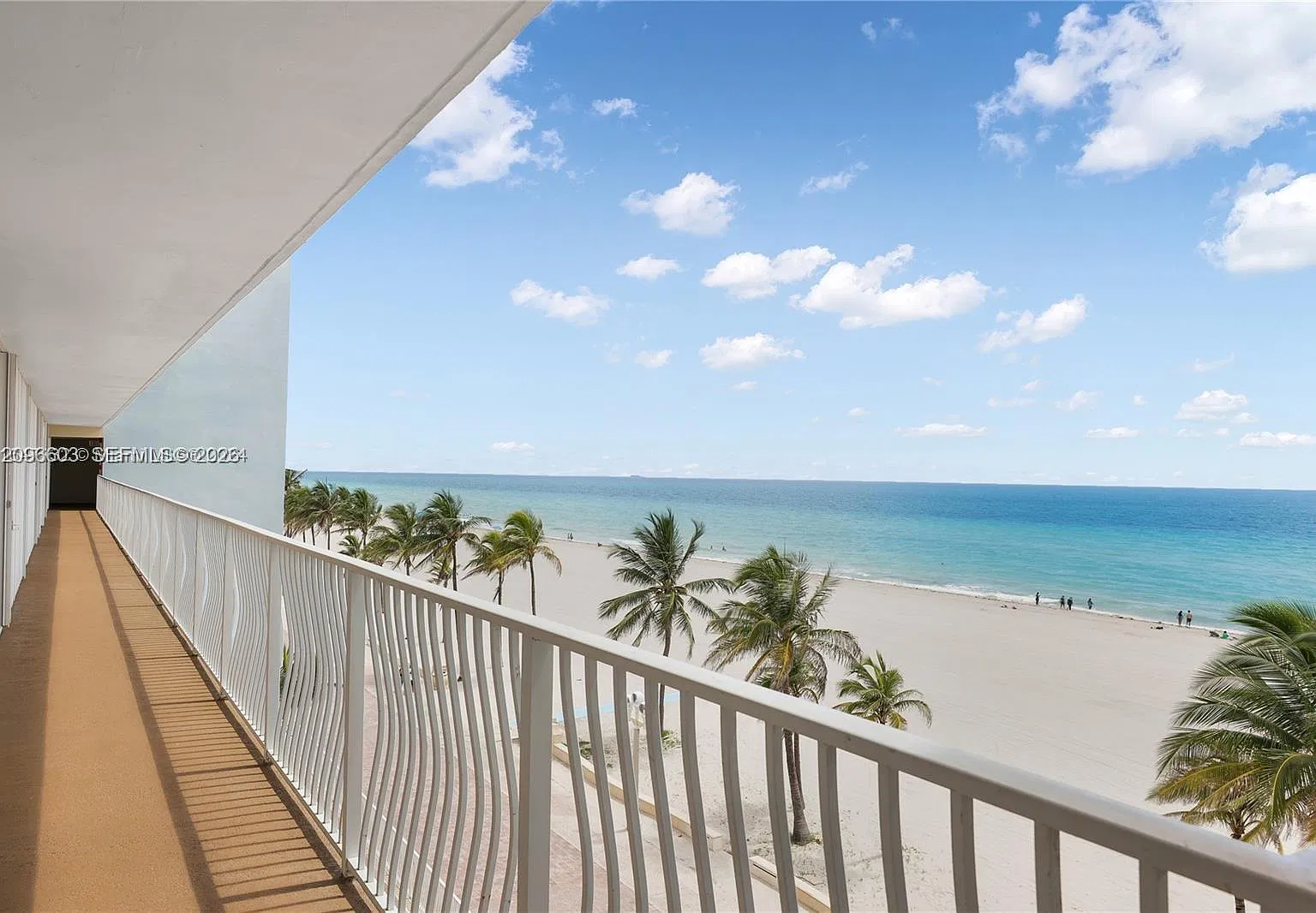 Mainsail Condominium — Photo 2