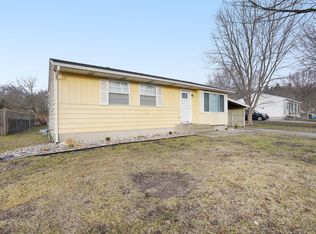 318 Roberta Jayne Dr SE, Lowell, MI 49331